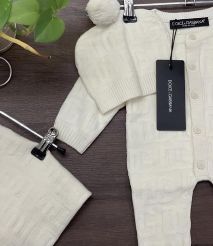 طقم دوتشي غابانا افارول + لحاف +قبوع