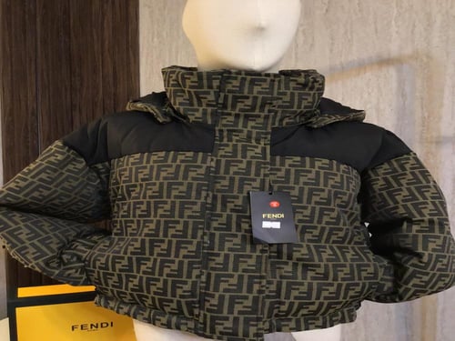 جاكيت فندي نسائي