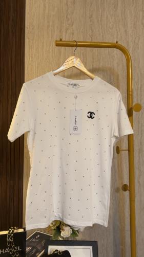 تيشيرت شانيل نسائي