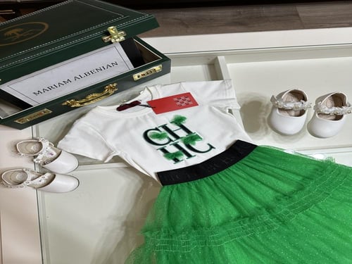 طقم سي اتش تيشرت +تنورة