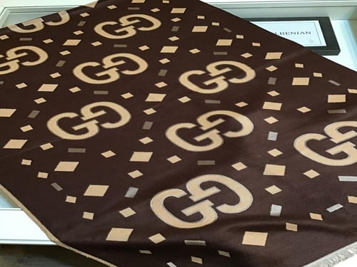 سكارف قوتشي