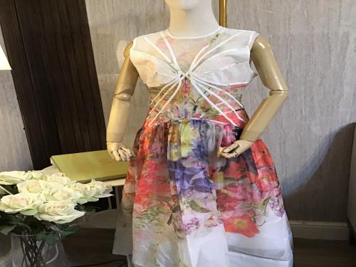 فستان نسائي