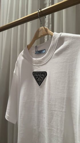 تيشيرت برادا ابيض