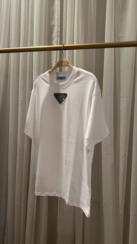 تيشيرت برادا ابيض