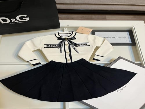 طقم ميو ميو