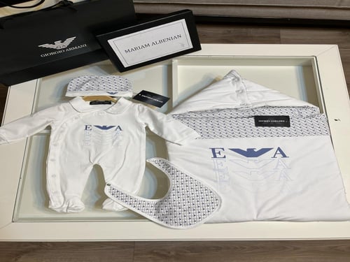 طقم مواليد ارماني