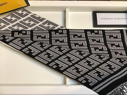 شال فندي شتوي