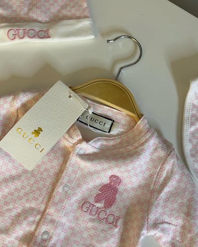 افارول قوتشي وردي (افارول +قبعه+صدريه)