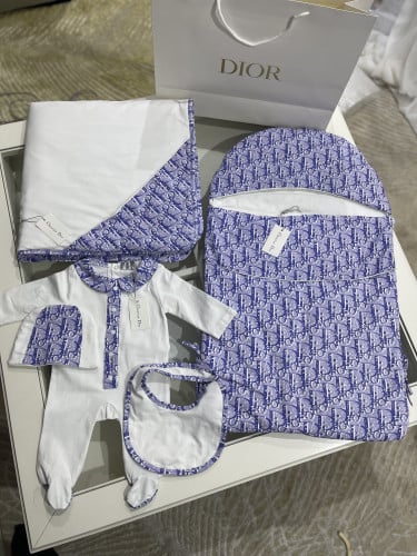 طقم مواليد ديور