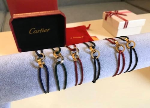 اسوارة كارتير خيط لون احمر (نساء او رجال )بدون ملح...