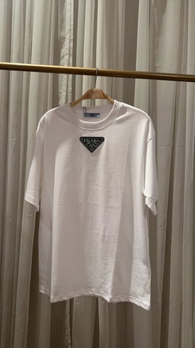 تيشيرت برادا ابيض