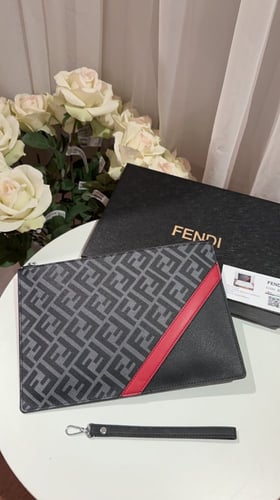 حقيبة فندي باوتش