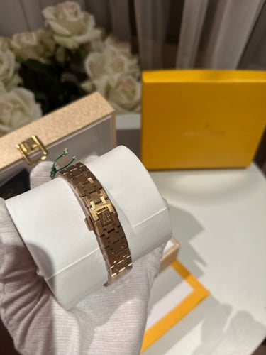 ساعة رويال أوك ذهبي