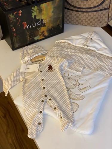 طقم مواليد قوتشي