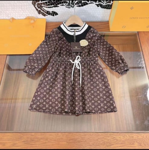 فستان لويس فيتون