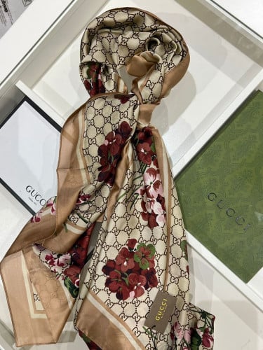 سكارف قوتشي