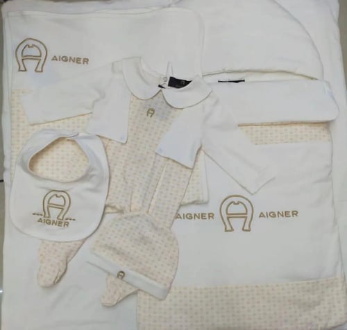 طقم أقنر مواليد