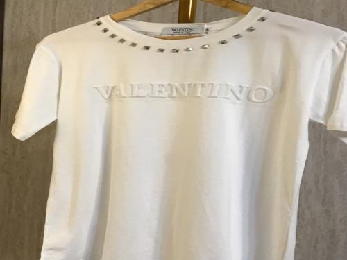 تيشيرت فالنتينو