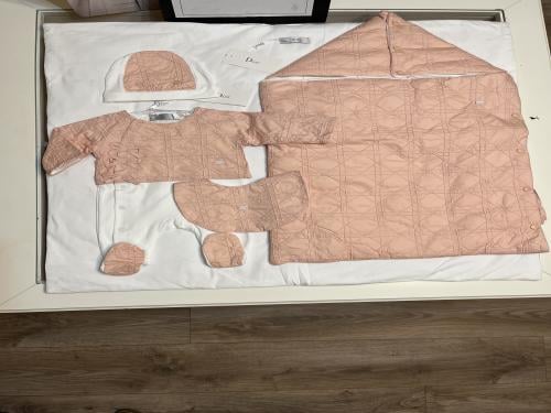 طقم مواليد ديور