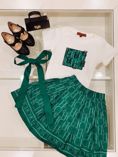 طقم سي اتش (تيشيرت +تنورة)