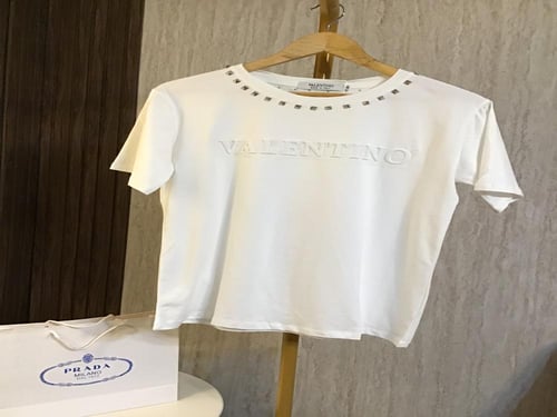 تيشيرت فالنتينو