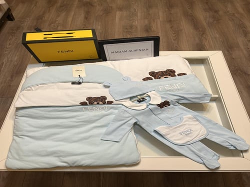 طقم مواليد فندي