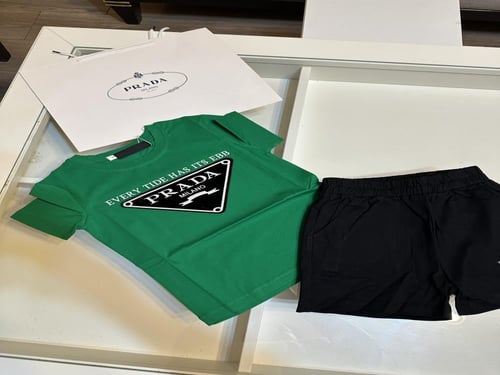 طقم برادا تشورت + تيشيرت اخضر