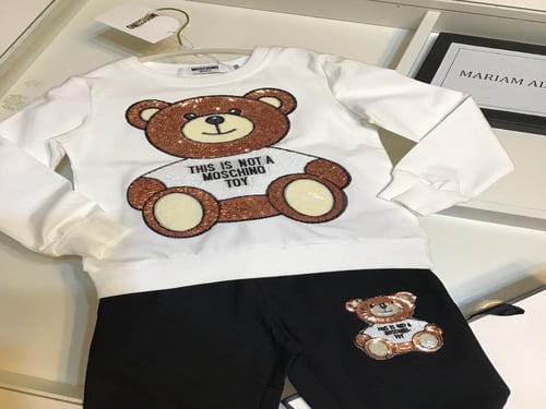 طقم موسكينو