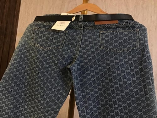 بنطلون قوتشي مع حزام