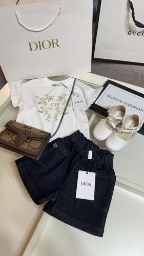 طقم ديور تيشيرت + شورت جينز