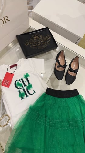 طقم سي اتش تيشرت +تنورة