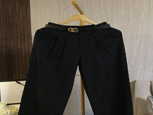 بنطلون قوتشي مع حزام نسائي