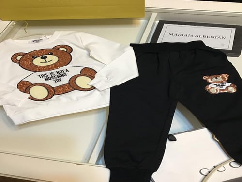 طقم موسكينو