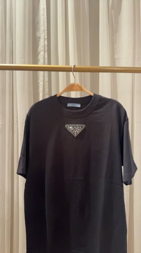 تيشريت برادا اسود