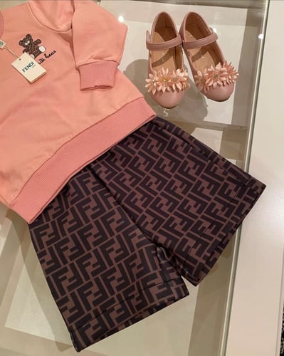 طقم فندي بلوزه +شورت