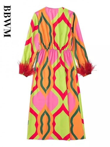 فستان نسائي ملون