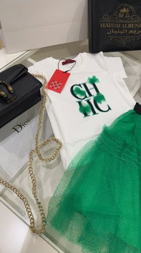 طقم سي اتش تيشرت +تنورة