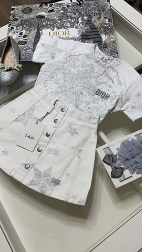 طقم ديور تنوره+ تيشيرت