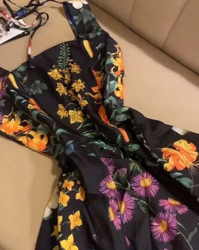 فستان نسائي مشجر مطرز