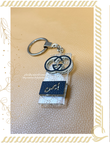 ميدالية بتصميم GUCCI