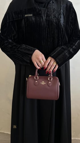 عباية مخمل مكسر