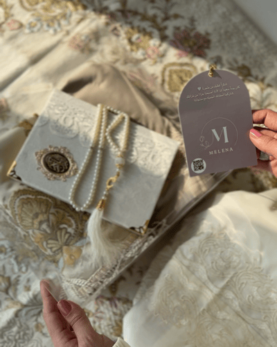 شرشف صلاة وسجاد باللون الوردي