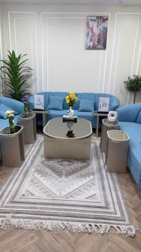 طقم طاولات ضيافة 7 قطعة