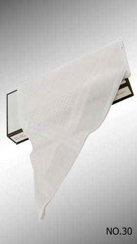 شماغ الرويس ابيض NO.30 انجليزي