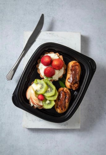علب مايكرويف 12 اونص اسود مع غطاء pp ( 600 حبه )