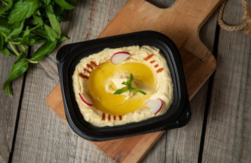 علب مايكرويف 8 اونص اسود مع غطاء pp (600 حبه)