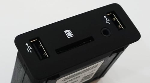 مخرج USB لتفعيل الكاربلاي للتاليسمان والكوليوس