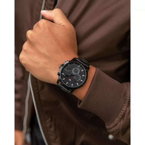 ساعة تومي هيلفيغر