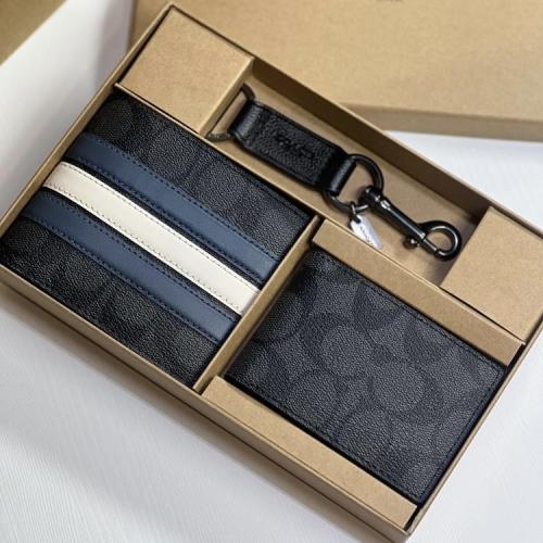 طقم كوتش محفظة و ميدالية مفاتيح