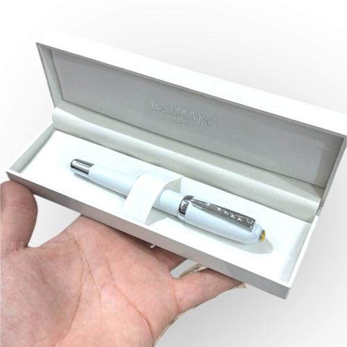 قلم بالمان ابيض